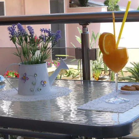 Lydia Скала-Марион